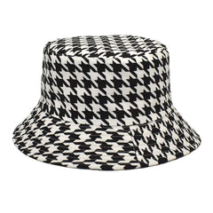 A Pata de Gallo Bucket Hat