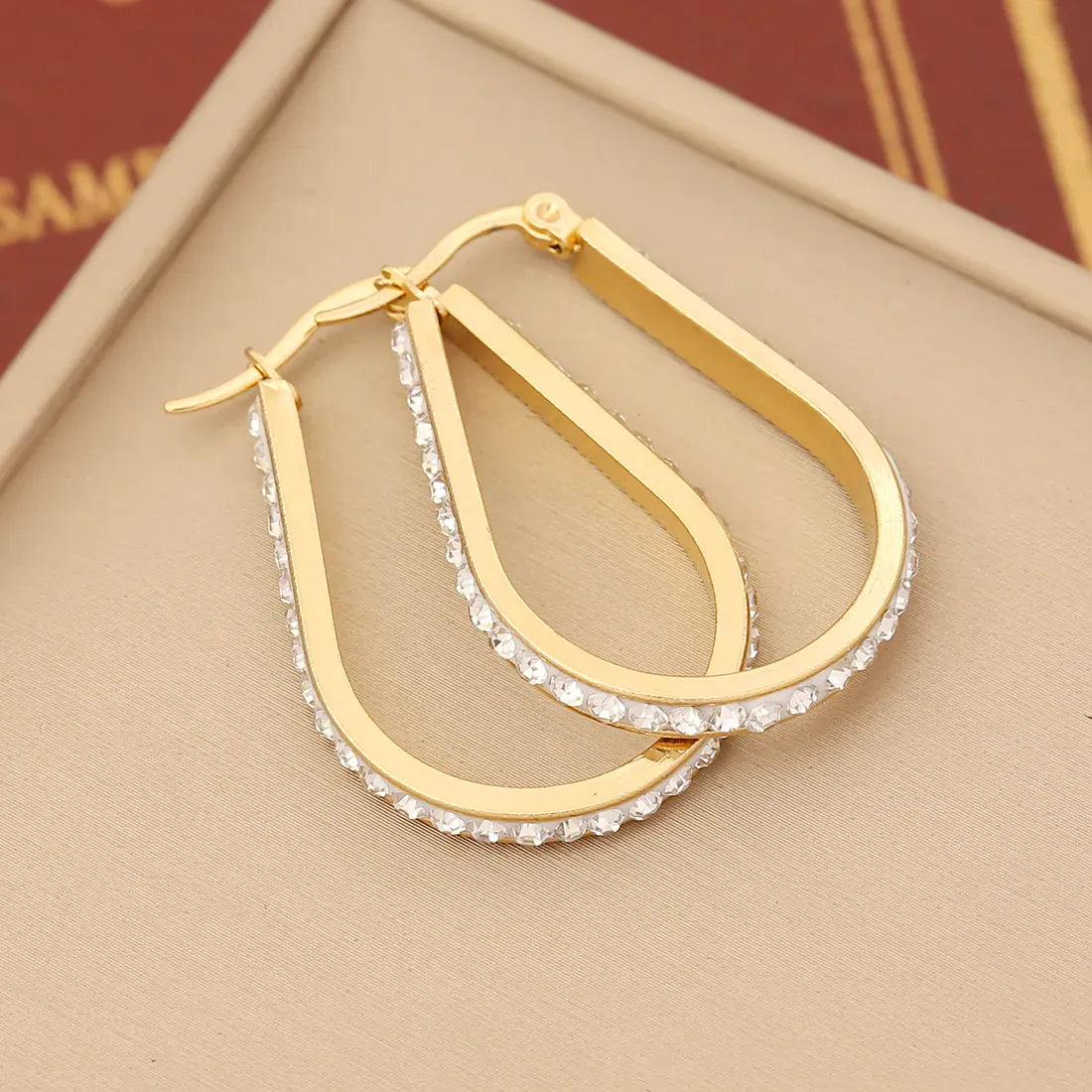 Aretes Lumen Doré – Aretes Dorados con Zirconia Resistentes al Agua | A la Braschi