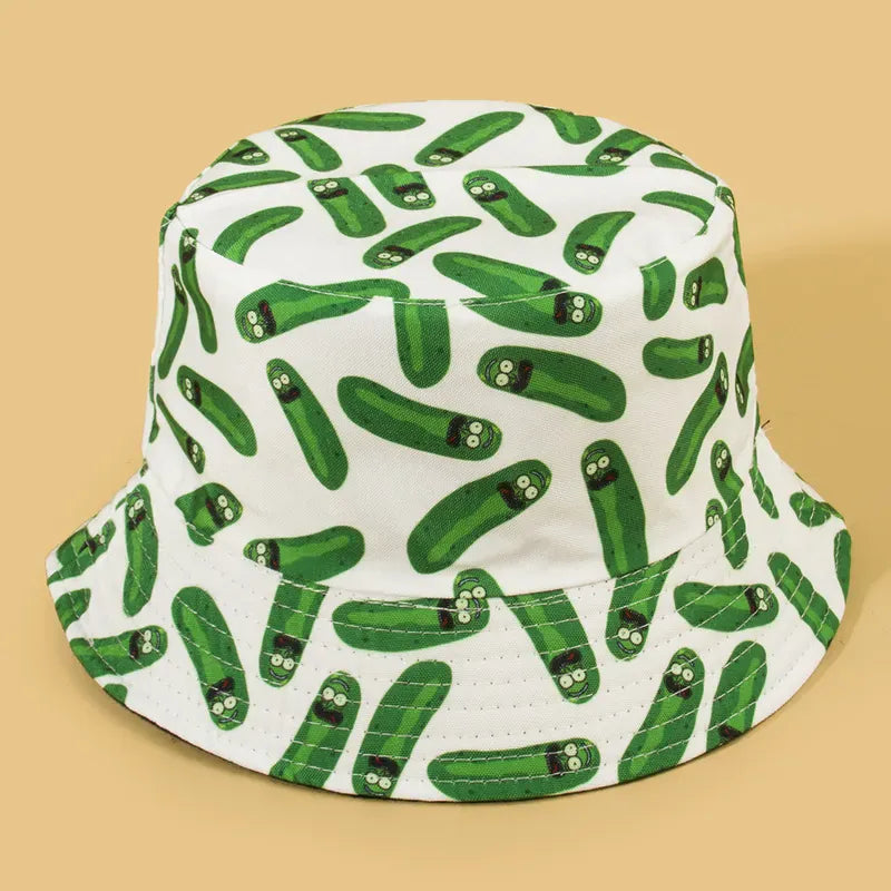 Sombrero Bucket Doble Vista reversible con estampado de pepinos y reverso color negro.