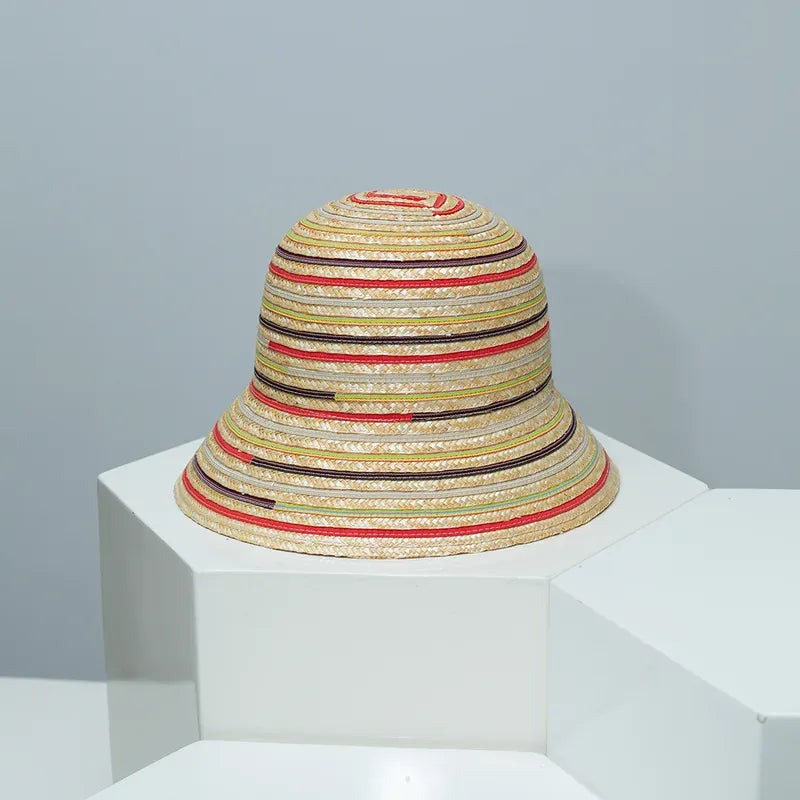 Bucket Hat Sunset Lines de fibra natural con líneas multicolor tejido para mujer, ideal para verano, viajes y looks resort.